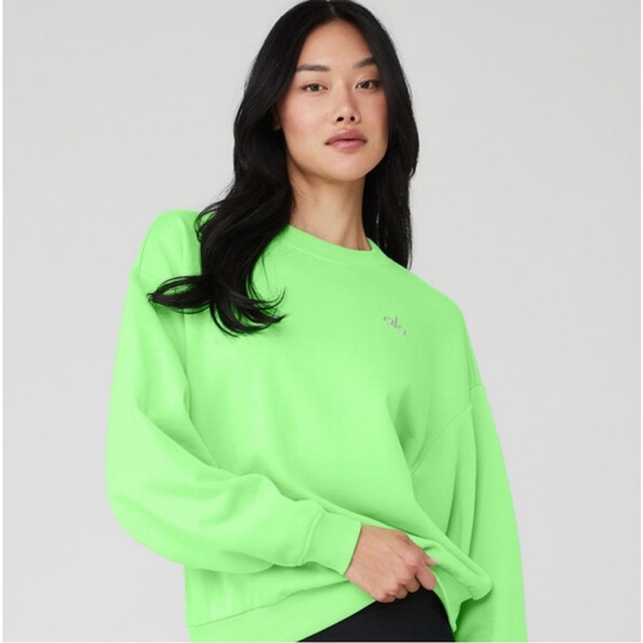 ALO Yoga Sweaters - Alo Yoga Accolade Crew Neck Pullover in Green Glow